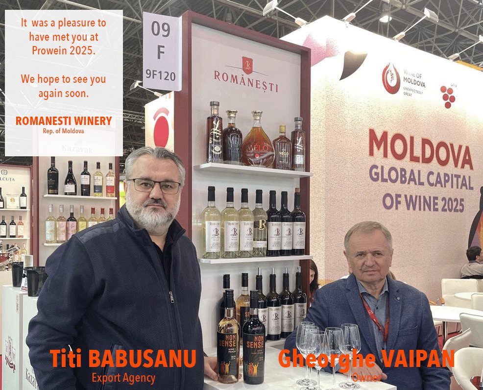 Les représentants de Romanesti Winery sur leur stand à Prowein 2025